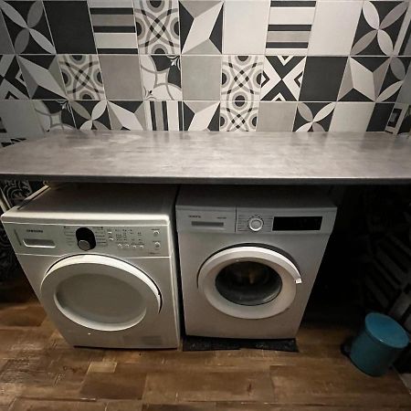 Charmant Studio Proche Centre Ville Et Gare Лурд Екстериор снимка